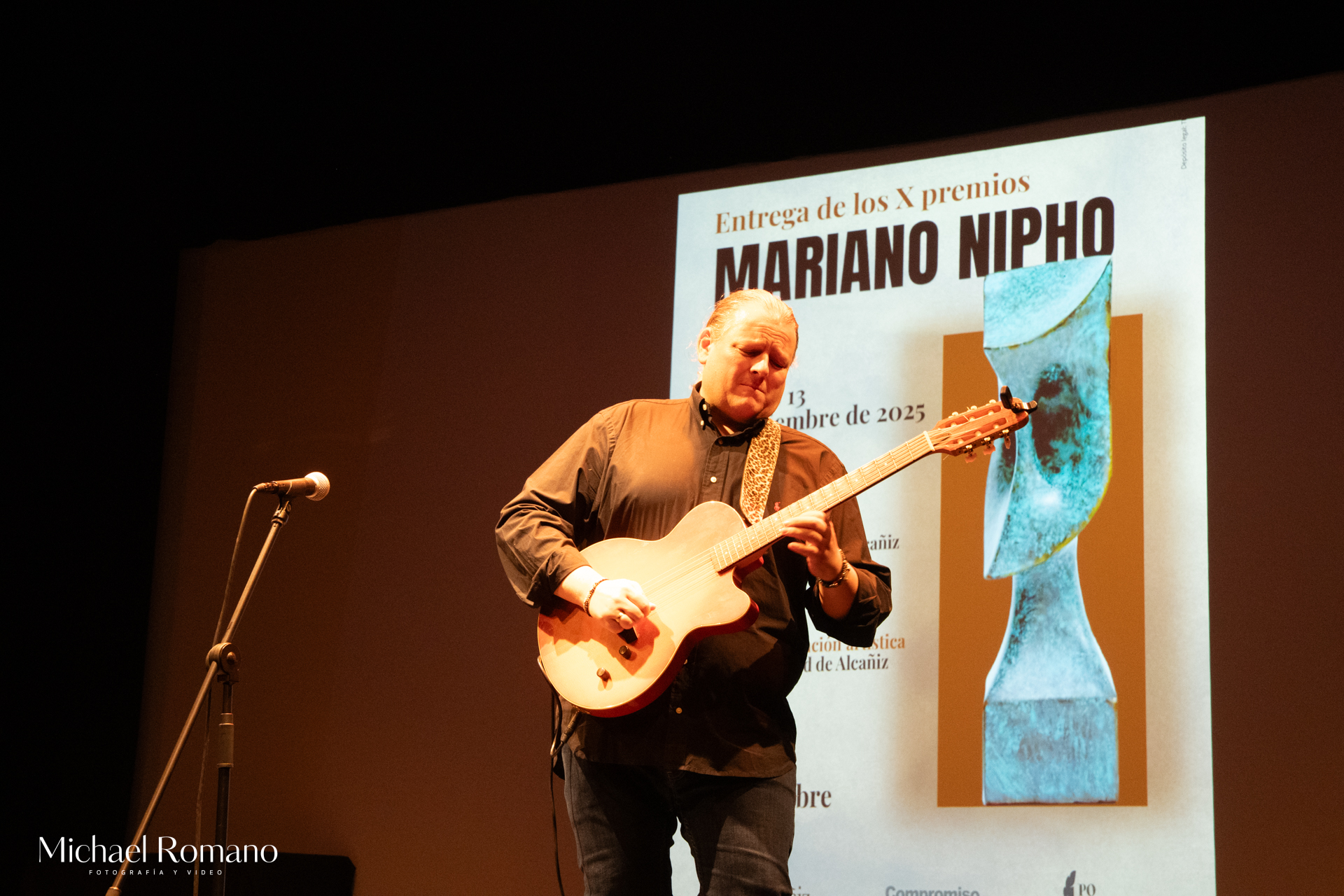Nacho Abril, guitarrista premiado, deleitó con su ‘flaméntrico’./ Michael Romano