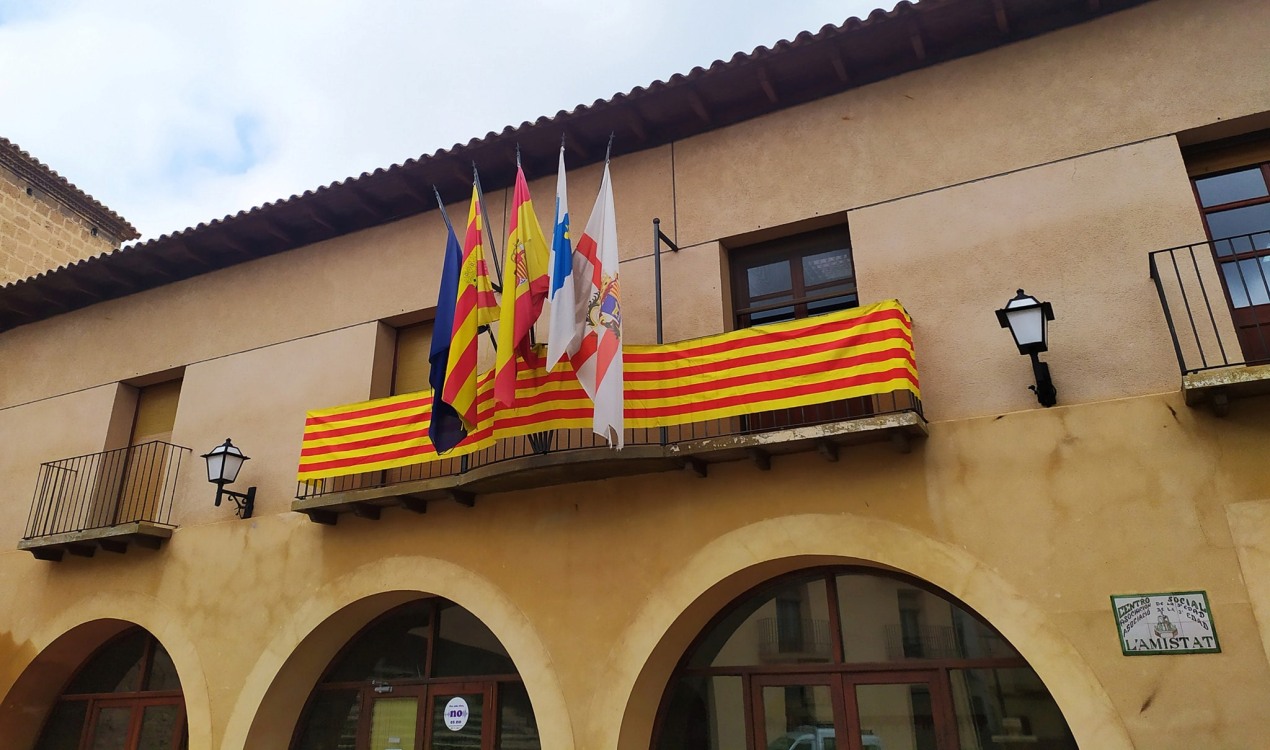 Fachada Ayuntamiento de Aguaviva./ A.A.