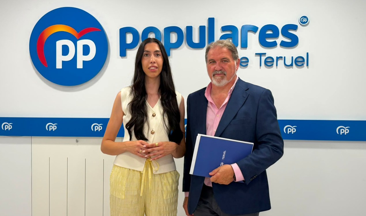 Lucía Gargallo y Juan Carlos Cruzado./ PP Teruel