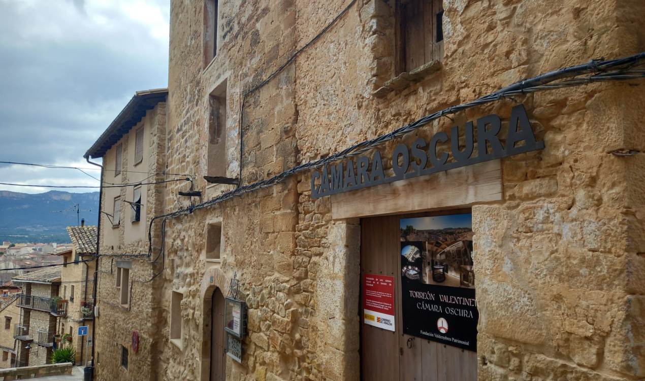 La Torre de Valentinet, restaurada i habilitada per a contenir la càmera obscura, el darrer atractiu turístic de Vall-de-roures./ PM