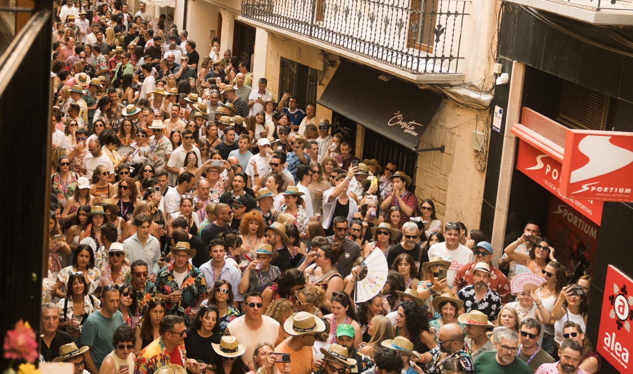 Panorámica de la calle Alejandre durante el fin de semana./ AYTO. ALCAÑIZ