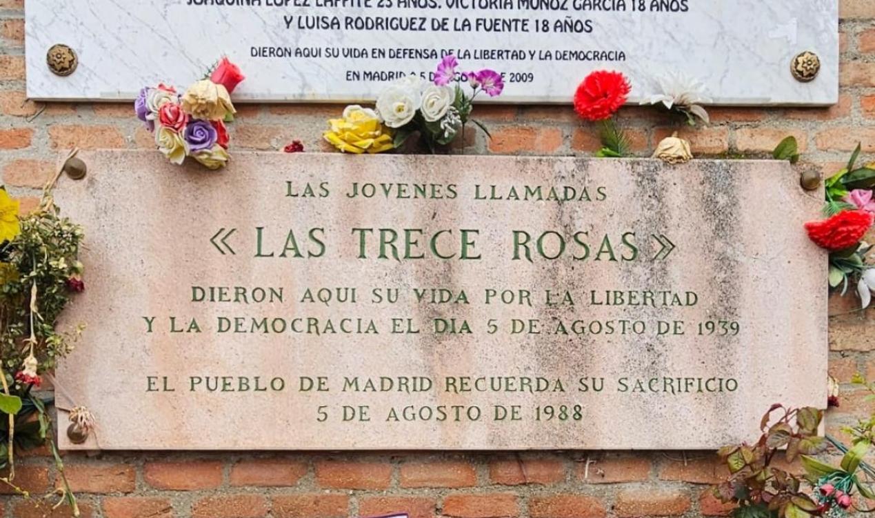 Placa conmemorativa de «Las Trece Rosas»./ CCOO MADRID