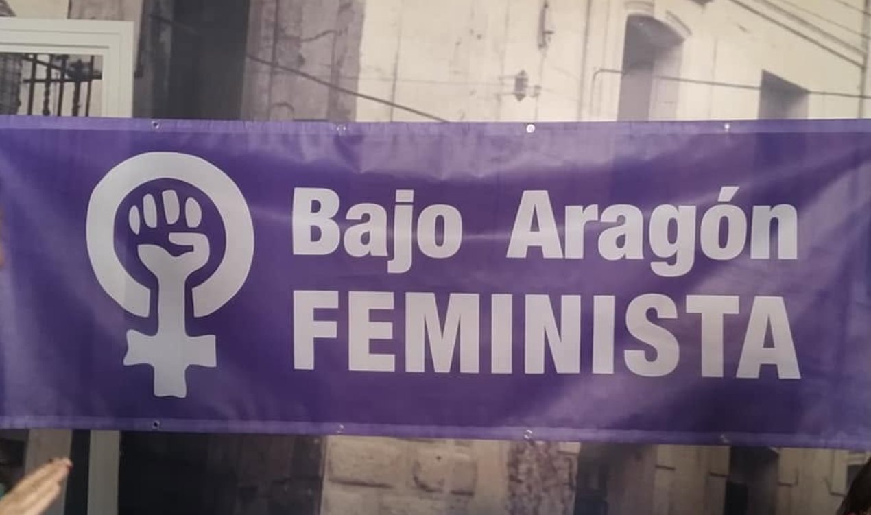 Pancarta de Bajo Aragón Feminista.