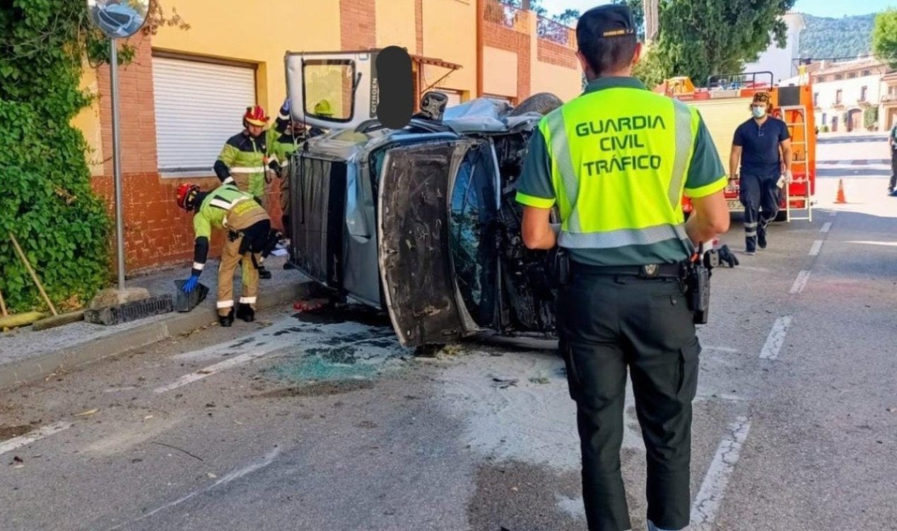 Los cuerpos de seguridad en el lugar del accidente./ Guardia Civil